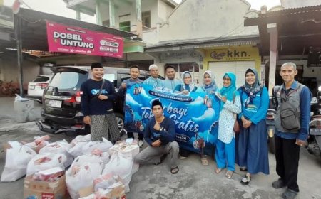 Guru IGI Bangkalan Turun Jalan, Tebar Takjil Ramadhan Penuh Kepedulian
