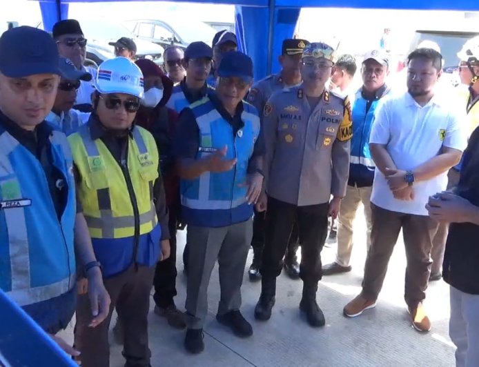 Nashim Khan Cek Tol Situbondo Barat, Pastikan Kesiapan Arus Mudik Lebaran