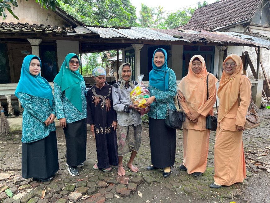 Nenek Rahmatil Korban Puting Beliung Situbondo Dapat Perhatian Bupati dan PKK