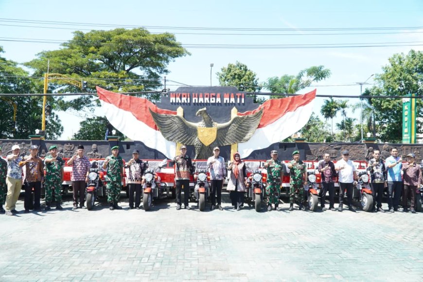Bupati Yuhronur Serahkan 60 Motor Kaisar untuk Operasional Koperasi Desa