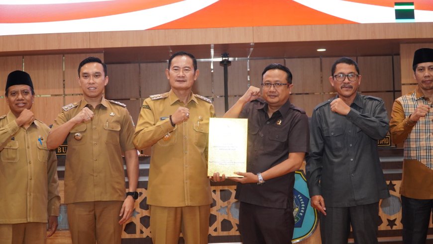DPRD dan Pemkab Lamongan Sepakati 12 Propemperda dan LKPJ