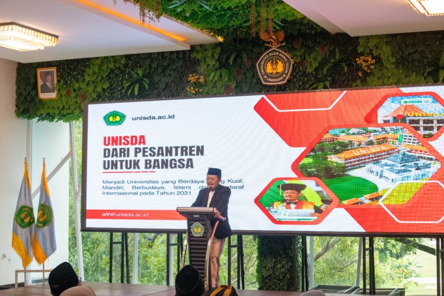 Suasana presentasi program pascasarjana Universitas Islam Darul Ulum yang menampilkan visi kampus “Dari Pesantren untuk Bangsa”, sebagai bagian dari upaya menarik minat mahasiswa magister dan doktoral.