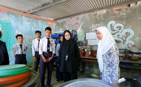 SMP Negeri 3 Banyuwangi Sulap Sampah Jadi Produk Bernilai Ekonomi