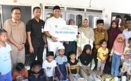 Keluarga Guru Ngaji di Besuki Terima Santunan Kematian Rp42 Juta, Bupati Situbondo Antar Langsung