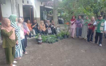 Dukung Indonesia Asri, Camat Panji Luncurkan Gerakan Panji Glowing Sampah