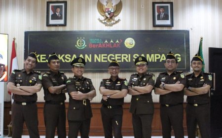 Kejari Sampang Resmi Lantik Kasi Pidum Baru, Ini Pesan Kajari