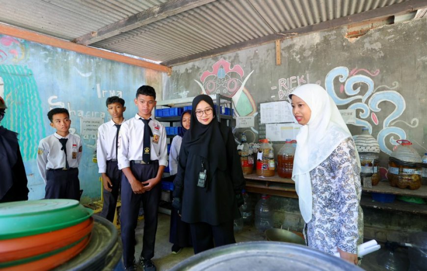 SMP Negeri 3 Banyuwangi Sulap Sampah Jadi Produk Bernilai Ekonomi
