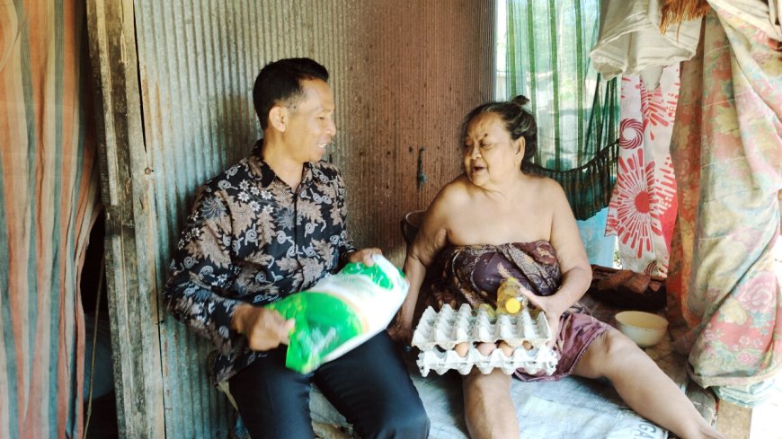 Sampang, Cak Jum, AWAS, Aksi Sosial, Bantuan Sembako, Lansia, Warga Miskin, Blusukan