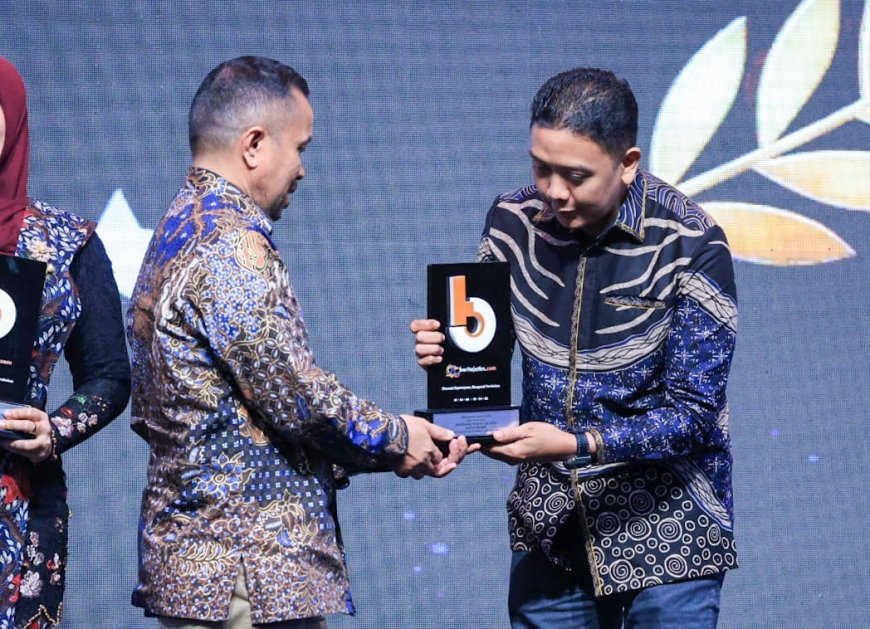 Bupati Jember Sabet Penghargaan Penguat Demokrasi, Targetkan Kemiskinan Turun