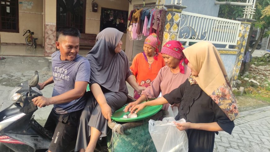 Penjual Ikan Keliling Lamongan Berangkat Haji Setelah Menabung Belasan Tahun