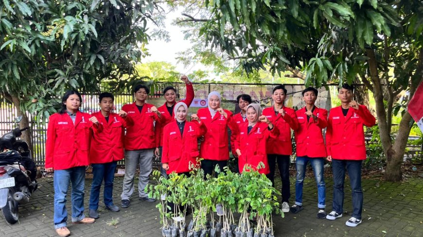 GMNI Unisla Tanam Ratusan Pohon, Serukan Keadilan Ekologis Hari Bumi