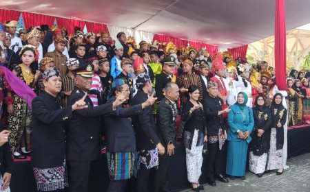 Bupati Lamongan Terharu, Penampilan Siswa Warnai Hardiknas 2026