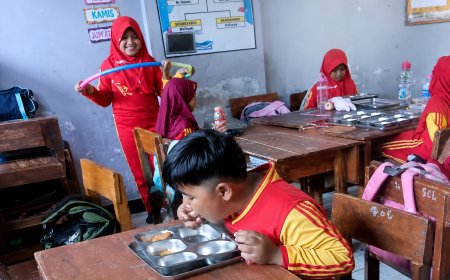 Menu Fuyunghai MBG di Bondowoso Bikin Siswa Lahap, Inovasi Dapur SPPG Padasan