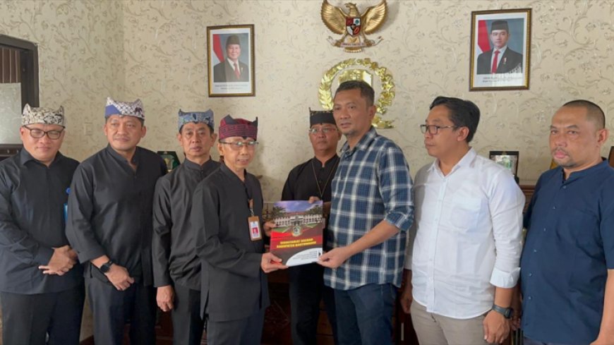 Akhiri Polemik Pembatasan Jam Operasional Toko Modern, Pemkab bersama DPRD Banyuwangi Bahas Raperda Trantibum Linmas