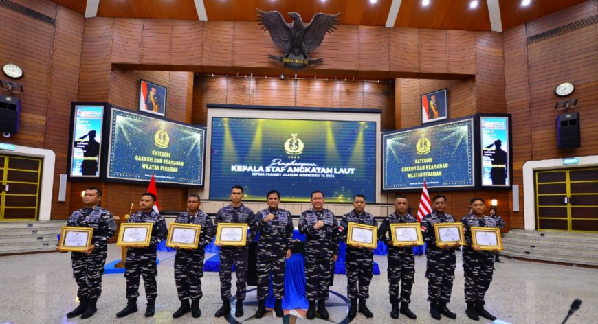 Lanal Banyuwangi Terima Penghargaan Kinerja Penegakan Hukum dari Kasal