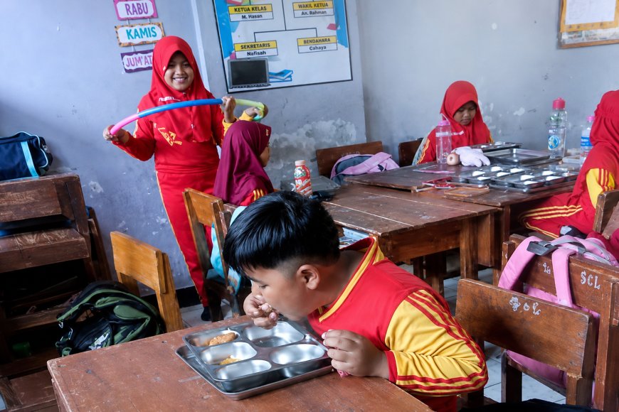 Menu Fuyunghai MBG di Bondowoso Bikin Siswa Lahap, Inovasi Dapur SPPG Padasan