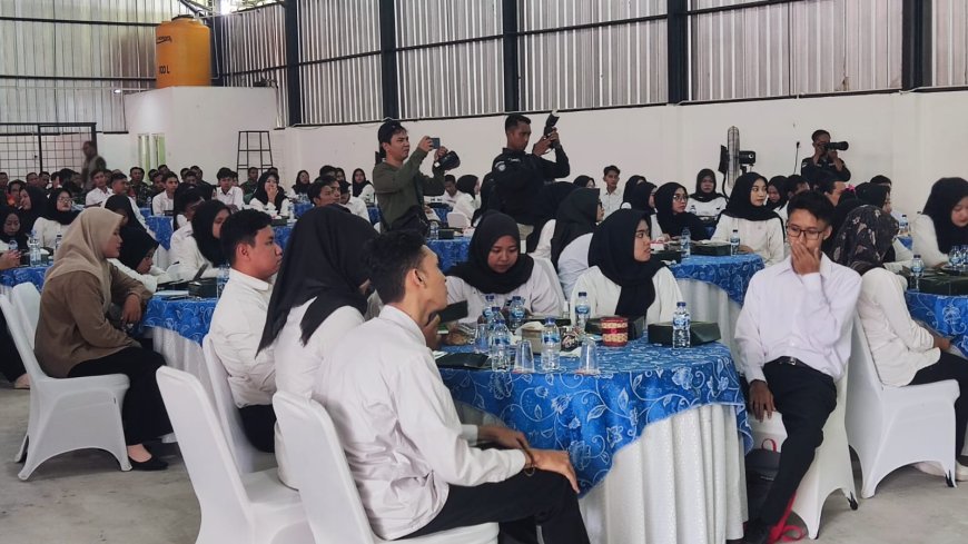Jelang Diresmikan Prabowo, Ratusan Calon Karyawan Koperasi Merah Putih di Lamongan Digembleng