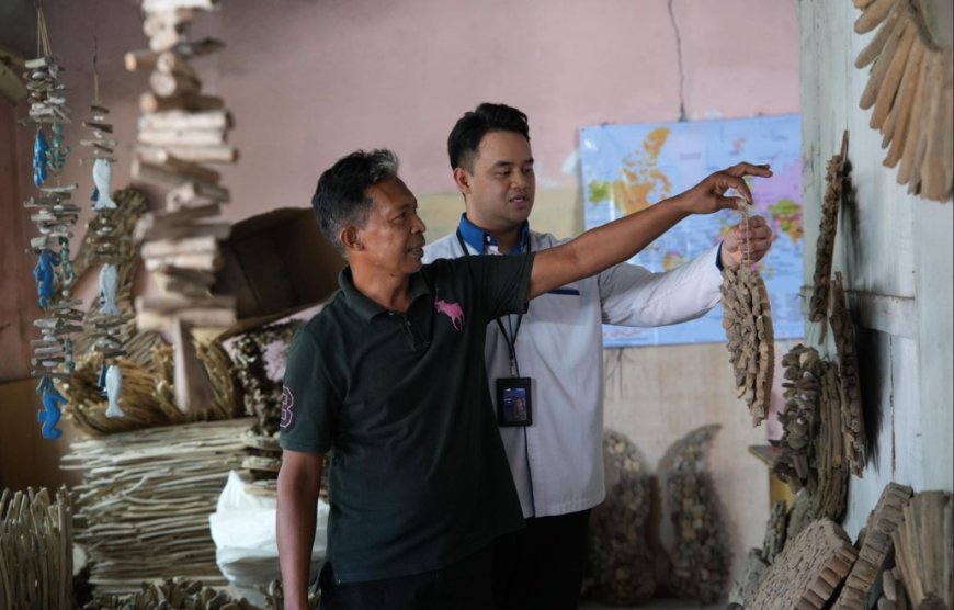 Limbah Kayu Pantai Disulap Jadi Kerajinan Bernilai Ekspor oleh Wayan, Nasabah PNM ULaMM Denpasar