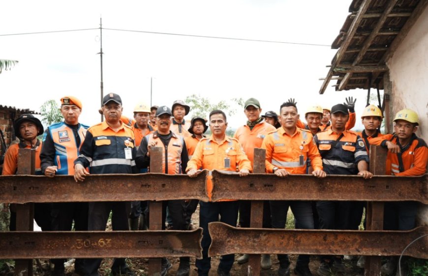 Demi Keselamatan Perjalanan, KAI Daop 9 Jember Tutup Perlintasan Liar di Wilayah Operasionalnya