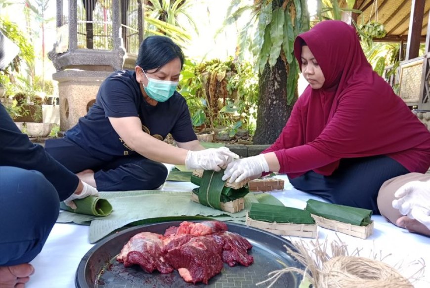 Pemkab Banyuwangi Imbau Warga Tidak Gunakan Kantong Plastik untuk Bungkus Daging Kurban