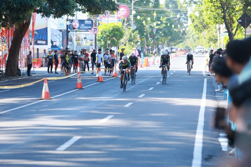 220 Rider dari 33 Daerah di Indonesia Ikuti Ajang Balap Sepeda Nasional Banyuwangi Criterium League