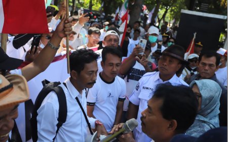 Forum Masyarakat Banyuwangi Bergerak Unjuk Rasa di DPRD,  Dukung Program MBG dan KDMP Dilanjutkan