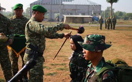 Tradisi Air Bunga Sambut Prajurit Baru Yonif TP 837 Bangun Jiwa Korsa Tangguh