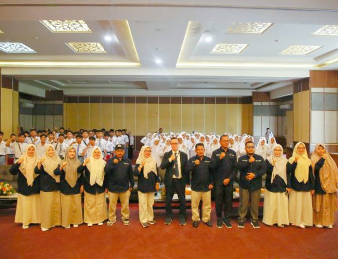 UNP Sambut Siswa MAN 4 Kampar, Kenalkan Peluang Pendidikan Tinggi