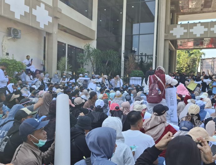 Demo Susulan di DPRD Jember, Massa Pendukung MBG Minta Pengawasan Program Prioritas Presiden