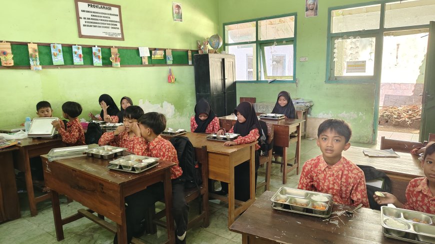 MBG SPPG Tumpeng Bondowoso Tingkatkan Motivasi Belajar dan Kehadiran Siswa