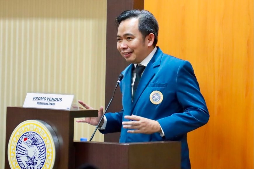 Raih Gelar Doktor, Gus Fawait Tekankan Anggaran Harus Jadi Instrumen Pengentasan Kemiskinan