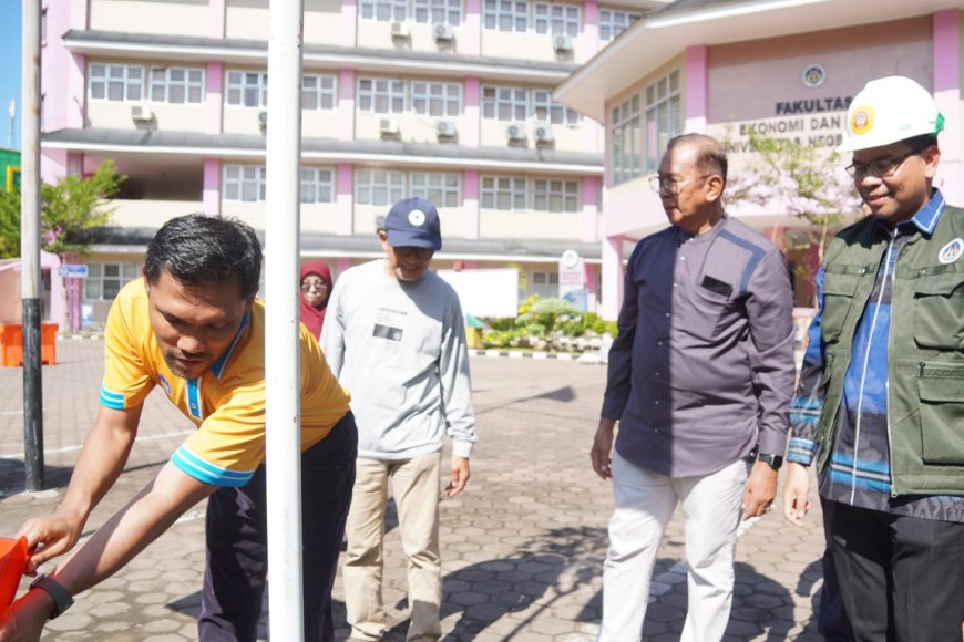FEB UNP Tanam 75 Pohon, Perkuat Komitmen Wujudkan Kampus Hijau Berkelanjutan
