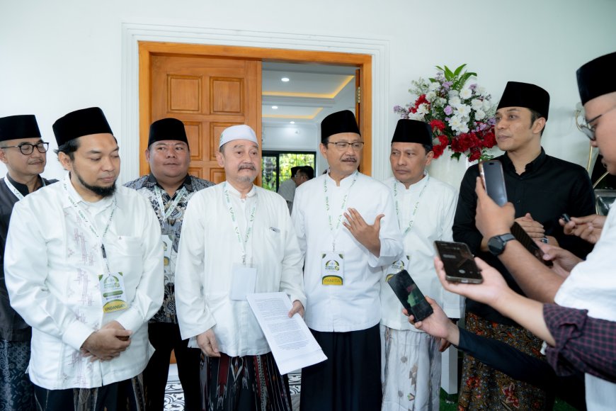 Jelang Muktamar NU 2026, Dzurriyah Usul saat Acara Kombes di Kediri, Tongkat-Tasbih Jadi Tradisi