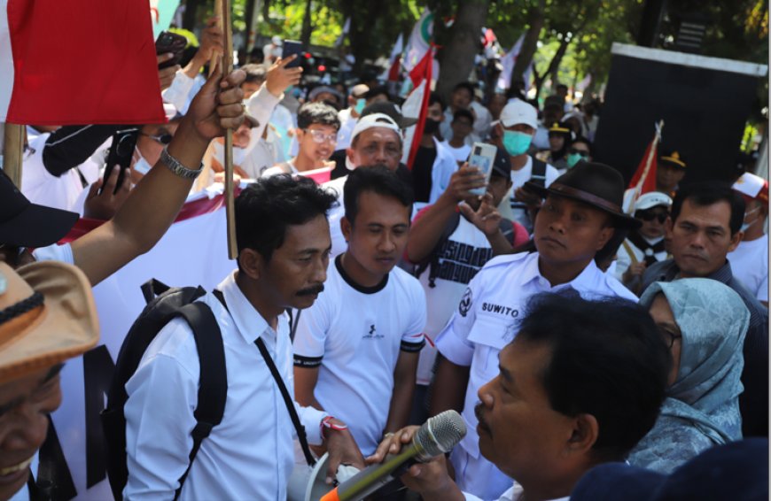 Forum Masyarakat Banyuwangi Bergerak Unjuk Rasa di DPRD,  Dukung Program MBG dan KDMP Dilanjutkan
