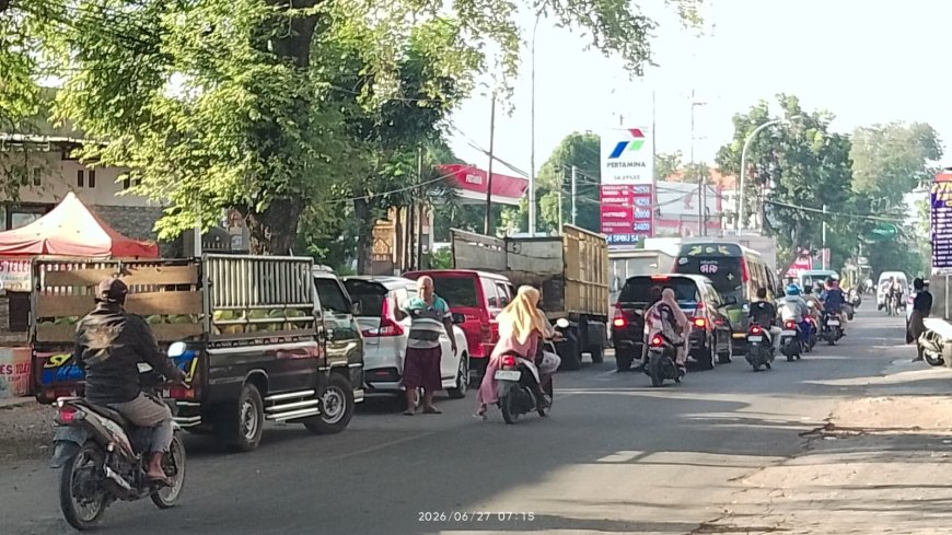 Antrean BBM Mengular di Bangkalan, Pengawas SPBU Ungkap Penyebab Sebenarnya kepada Masyarakat