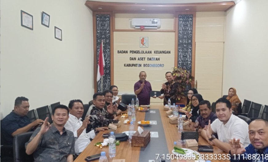 Bapemperda DPRD Banyuwangi Kunjungan Studi Konsepsi Raperda DAD Ke BPKAD Kabupaten Bojonegoro.