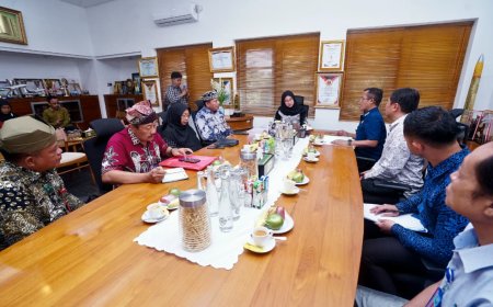 Bupati Banyuwangi dan BNNK Luncurkan Inovasi Greeting–Closing P4GN pada Seluruh Layanan Publik