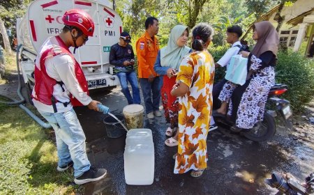 PMI Jember Siaga Hadapi Kemarau, Distribusi Air Bersih ke Pakusari Dilakukan Tiap Dua Hari