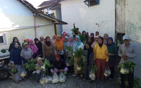 Anggota DPRD Banyuwangi Fraksi PDI Perjuangan Pramudita Maharani Saputri Gelar Doa Bersama dan Pembagian Sembako Peringati Bulan Bung Karno