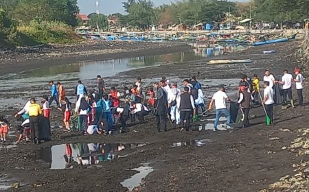 Kemendagri bersama Pemkab Banyuwangi Gelar Gerakan Indonesia Asri , Ribuan Peserta Berpartisipasi Bersihkan Pantai Ancol Plengsengan