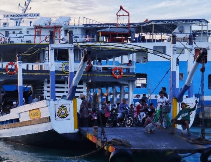 Haul Masyayikh Situbondo, Jamaah Seberang Pulau Rela Menginap Demi Barisan Terdepan