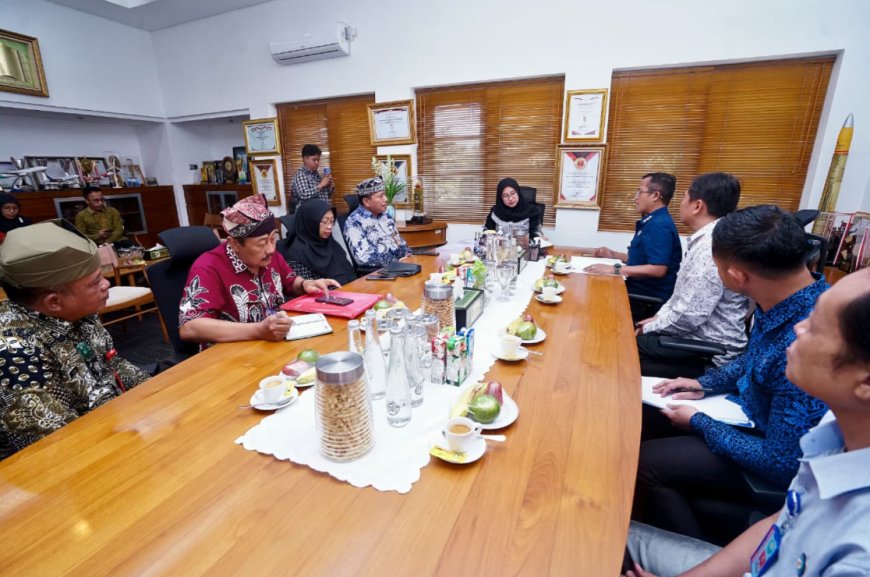 Bupati Banyuwangi dan BNNK Luncurkan Inovasi Greeting–Closing P4GN pada Seluruh Layanan Publik