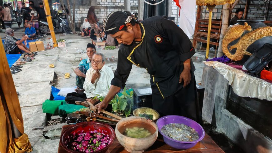 Suran Agung Lamongan Hidupkan Budaya Leluhur Sekaligus Dongkrak Ekonomi Warga Melalui UMKM Tradisional