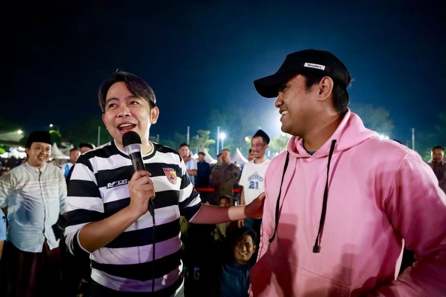 Ribuan Warga Nobar Final Piala Dunia 2026 di Alun-Alun Jember, Gus Fawait: Sekaligus Gerakkan Ekonomi Sektor Informal