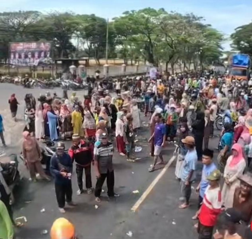 Puluhan Warga Pasuruan Desak Marinir Evaluasi Latihan Demi Jaminan Keselamatan Permukiman Warga Sekitar