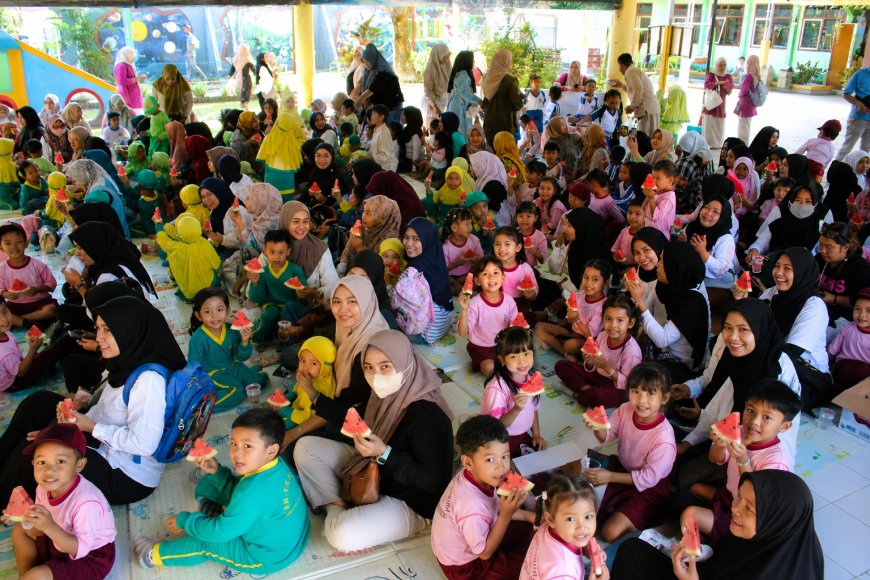 Hari Anak Nasional Jadi Ajang Edukasi, Ratusan Anak TK Lahap Semangka dan Melon Lokal dari R-sb